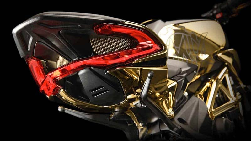 หนึ่งเดียวในโลก MV Agusta Dragster 800 RC “Shining Gold” 001/001 สว่างจ้า ออร่ามาเต็ม | MOTOWISH 3