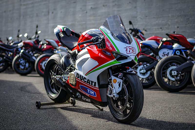 คันเดียวในโลก! Ducati Panigale V4S “69 Limited” สำหรับประมูลนำเงินเข้ามูลนิธิ “นิกกี้ เฮย์เดนท์” | MOTOWISH 5