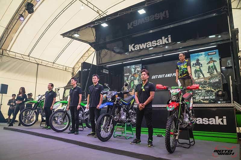 จัดใหญ่ มาเต็ม “คาวาซากิ” เปิดตัวรถวิบากตระกูล KLX ใหม่ ถึง 4 รุ่น (KLX230, KLX230ABS, KLX230R, KLX300R) | MOTOWISH 6