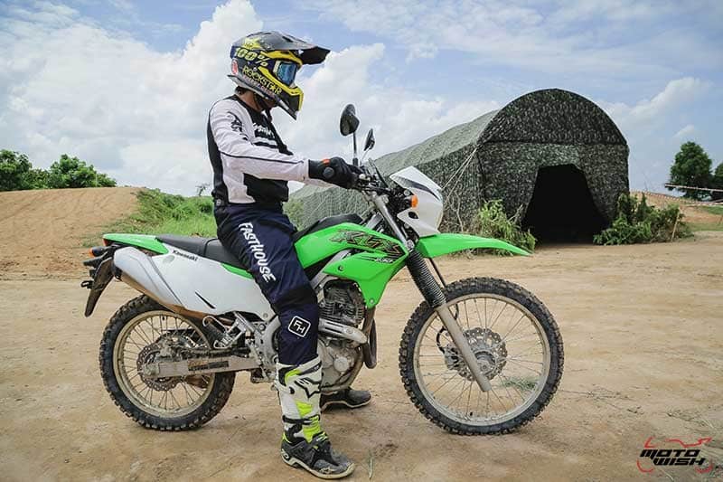 รีวิว Kawasaki KLX เปิดโหมดโดด ทดสอบโหดครบ 4 รุ่น (KLX230, KLX230ABS SE, KLX230R, KLX300R) | MOTOWISH 24