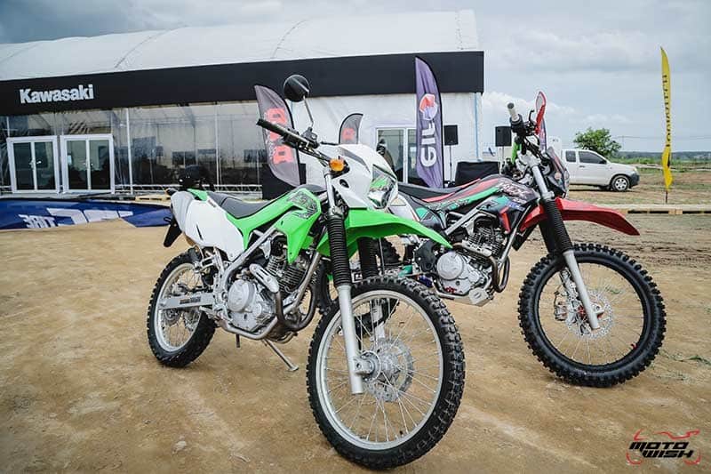 รีวิว Kawasaki KLX เปิดโหมดโดด ทดสอบโหดครบ 4 รุ่น (KLX230, KLX230ABS SE, KLX230R, KLX300R) | MOTOWISH 4