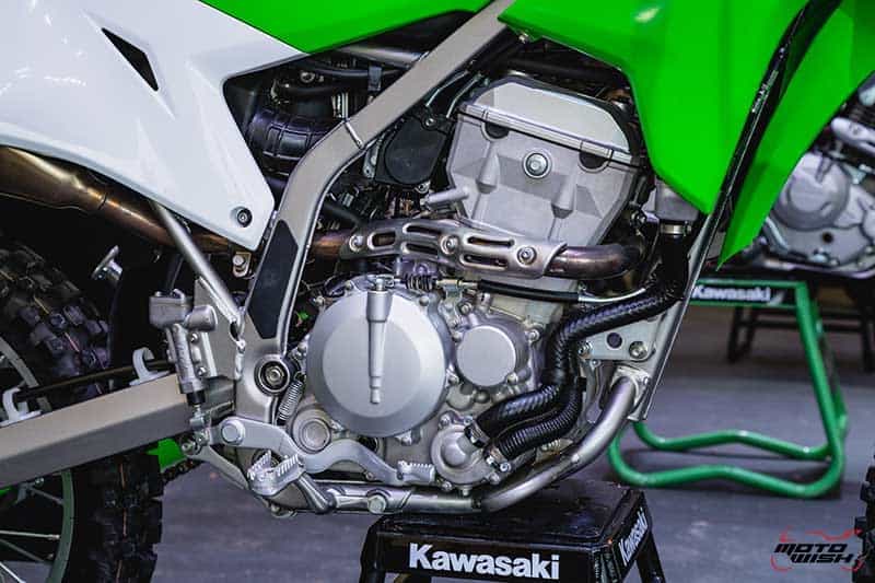 รีวิว Kawasaki KLX เปิดโหมดโดด ทดสอบโหดครบ 4 รุ่น (KLX230, KLX230ABS SE, KLX230R, KLX300R) | MOTOWISH 38