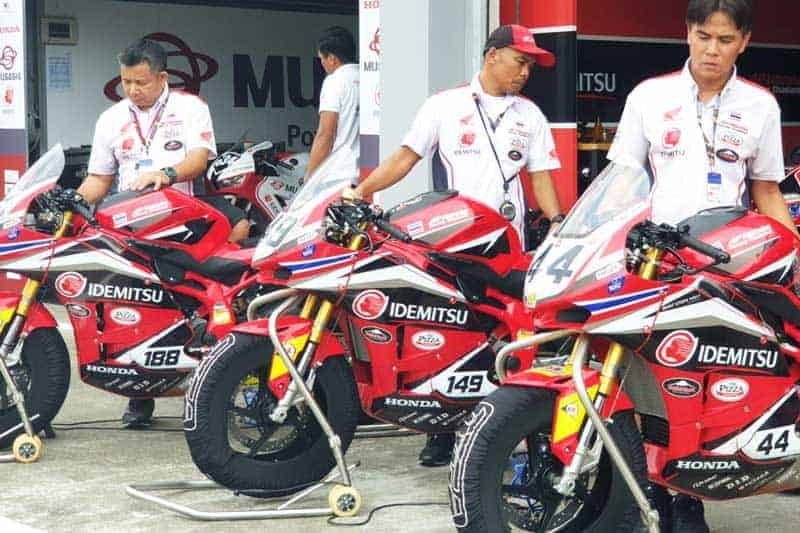 "ฟิล์ม" ปิยวัฒน์ ผลงานเยี่ยมควบ Honda CBR250RR รั้งหัวแถวเอเชียโปรดัคชั่น 250 | MOTOWISH 2