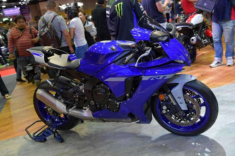 Yamaha เสิร์ฟด่วน!! เปิดตัว YZF-R1M 2020 และ YZF-R1 2020 พร้อมราคาขายในไทย ก่อนใครในในเอเชีย | MOTOWISH 4