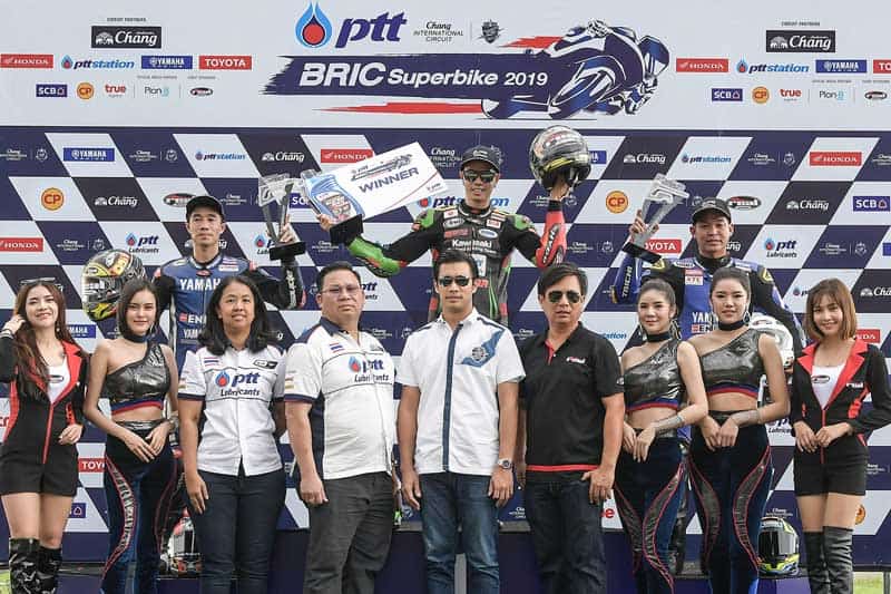 "ติ๊งโน๊ต" คนเหล็กโชว์พลังเสียบ "เฉลิมพล" รับแชมป์ PTT BRIC Superbike สองสนามติดต่อกัน | MOTOWISH 4