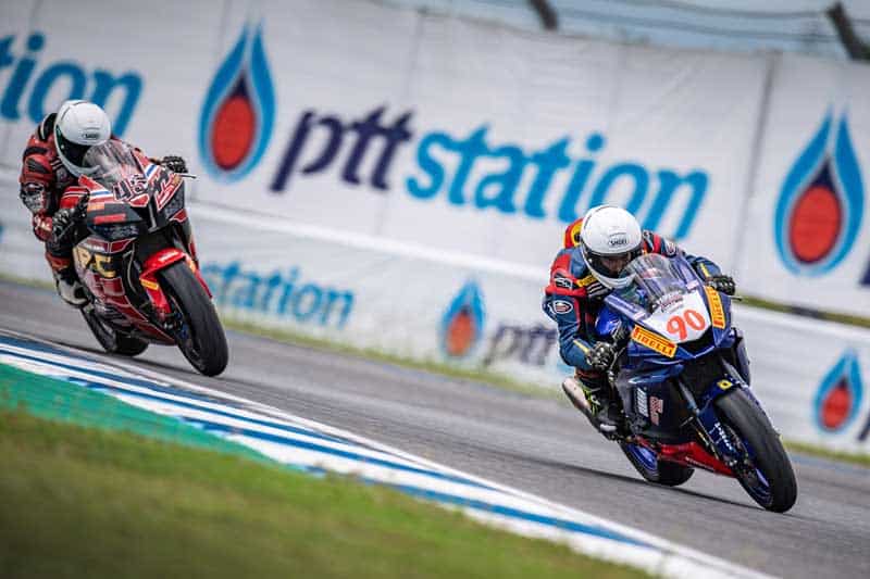 "ติ๊งโน๊ต" คนเหล็กโชว์พลังเสียบ "เฉลิมพล" รับแชมป์ PTT BRIC Superbike สองสนามติดต่อกัน | MOTOWISH 2