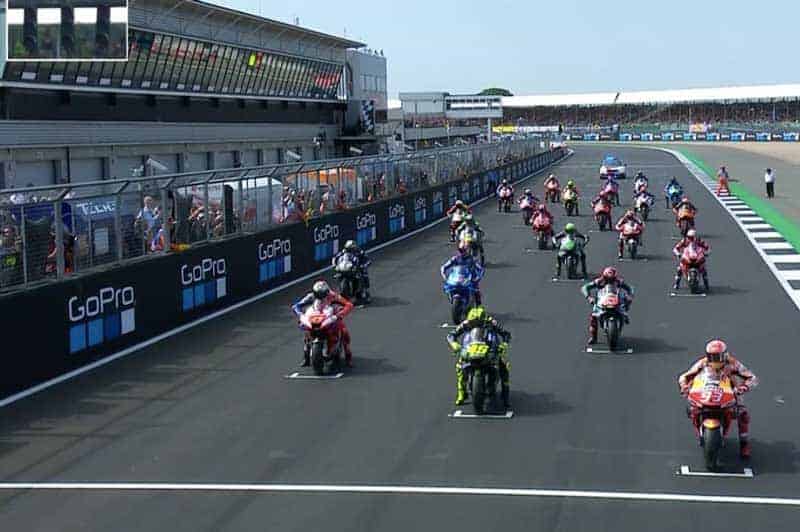 ย้อนหลังการแข่งขัน MotoGP 2019 สนามที่ 12 BritishGP สาวกคนบ้ามีเฮ ซูซูกิเฉือนฮอนด้าเข้าเส้นครึ่งล้อ | MOTOWISH