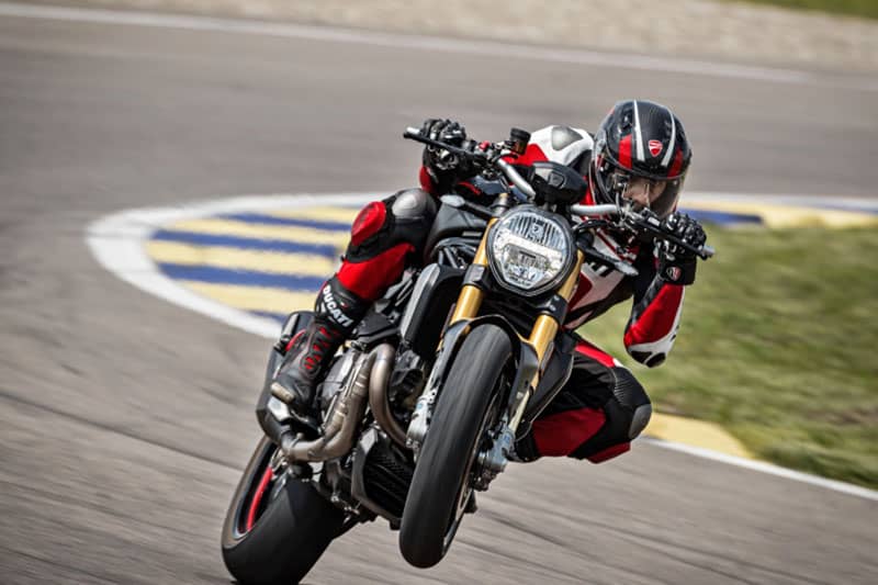 เปิดตัว "Ducati Monster 1200S" สีใหม่ "Black on Black" สีดำดุ สะกดทุกสายตา | MOTOWISH 1