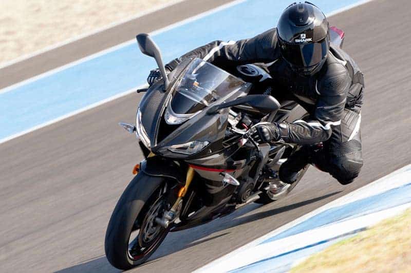 Triumph "Daytona" และ "Street Triple" รหัส 765 เลขนี้การันตีความมันส์ | MOTOWISH 1