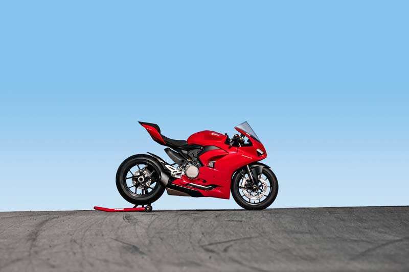 Ducati เปิดตัว "Panigale V2 2020" ถอดแบบความเท่ ตามรุ่นพี่ V4 | MOTOWISH 2