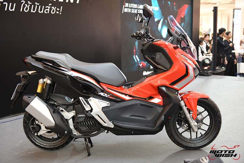 เปิดตัวปั๊บ รับรถเลย New Honda ADV150 สตรีทแอดเวนเจอร์ไบค์ ราคาไม่ถึงแสน | MOTOWISH 11