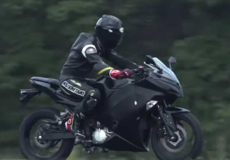 Kawasaki เปิดตัวรถจักรยานยนต์ไฟฟ้าต้นแบบ ที่สามารถเปลี่ยนเกียร์ได้ !! | MOTOWISH 3
