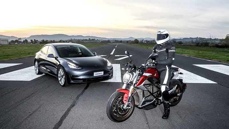 ศึกดวลรถเครื่องยนต์ไฟฟ้า!! สายแดร็กต้องดู “Zero SR/F” ปะทะ “Tesla Model 3” ใครจะแรงกว่ากัน | MOTOWISH 2