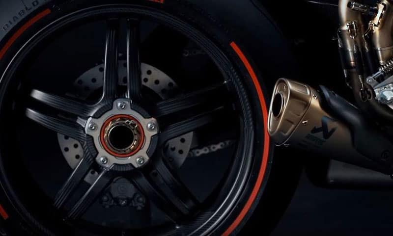 ชมงานพรีเมี่ยม ราคาแพง ผ่านวีดีโอ “Ducati Panigale V4 Superleggera” คุณค่าที่คุณคู่ควร | MOTOWISH 2