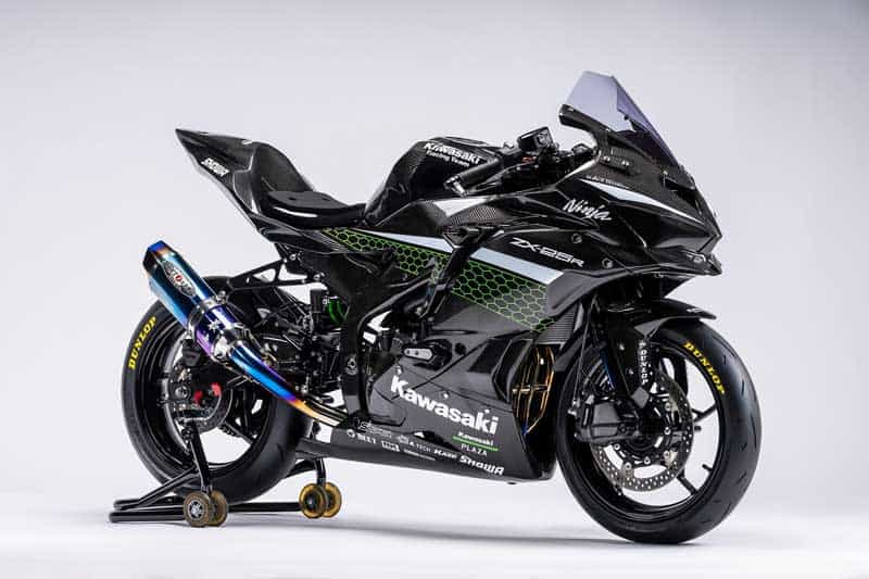 Kawasaki เปิดโฉมตัวแข่ง ZX-25R คาร์บอนไฟเบอร์ทั้งคัน