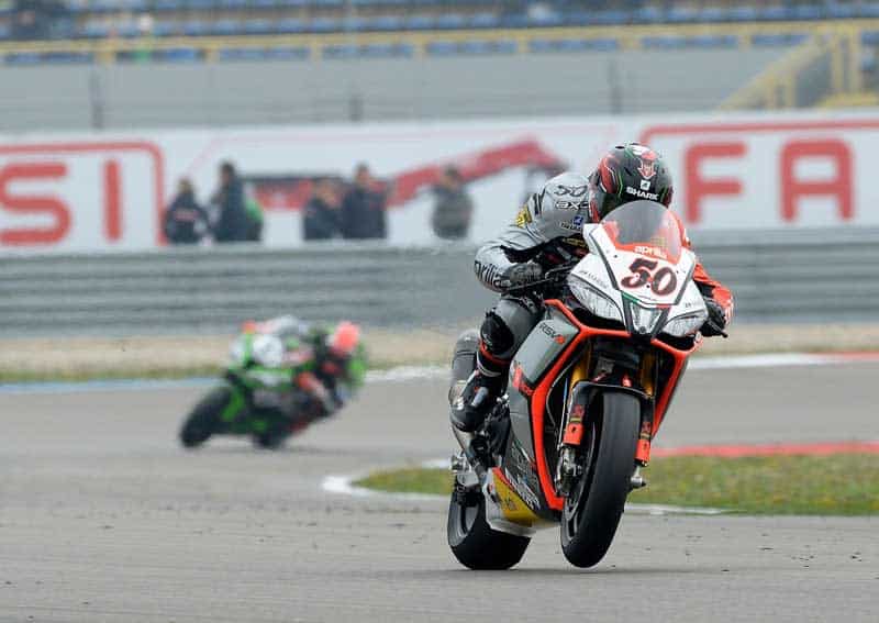 sylvain-guintoli-wsbk-aprilia-1