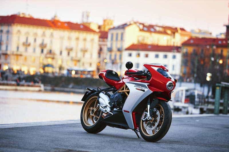 2020-MV-Agusta-Superveloce-800-red-2