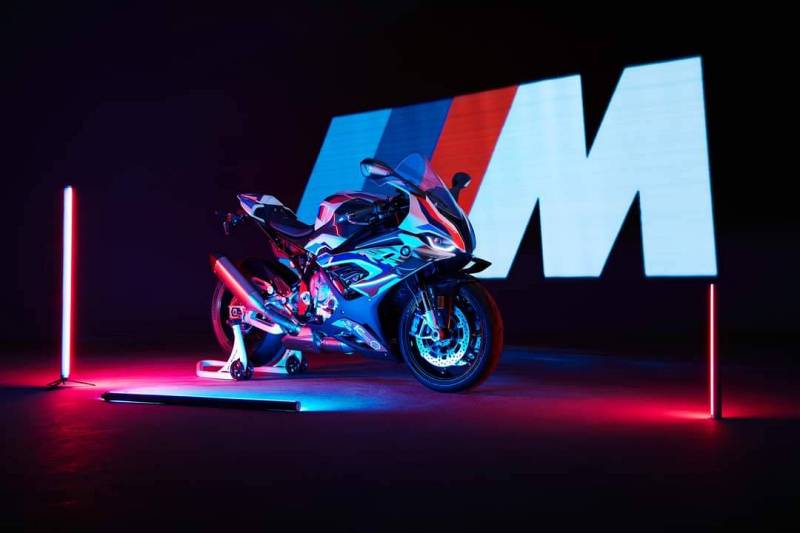 BMW M1000RR