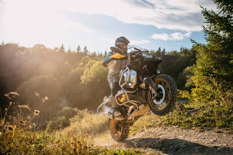 2021-bmw-r1250gs-adventute-1