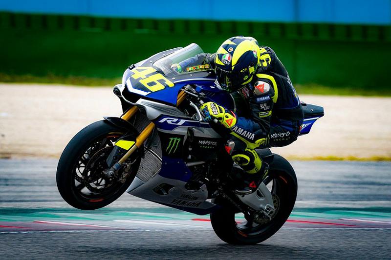 valentino rossi ride yamaha r1