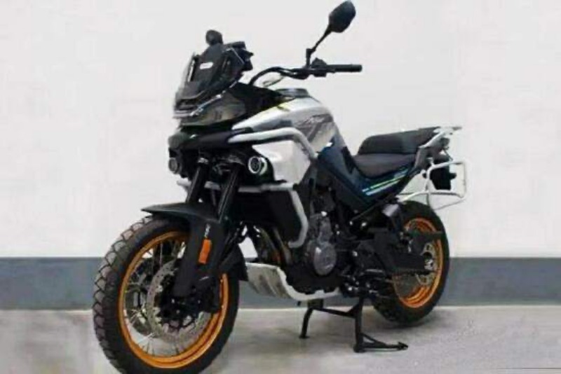 CFMoto 800MT-01