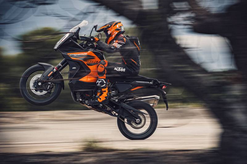 _2021-KTM-1290-Super-Adventure-S-4