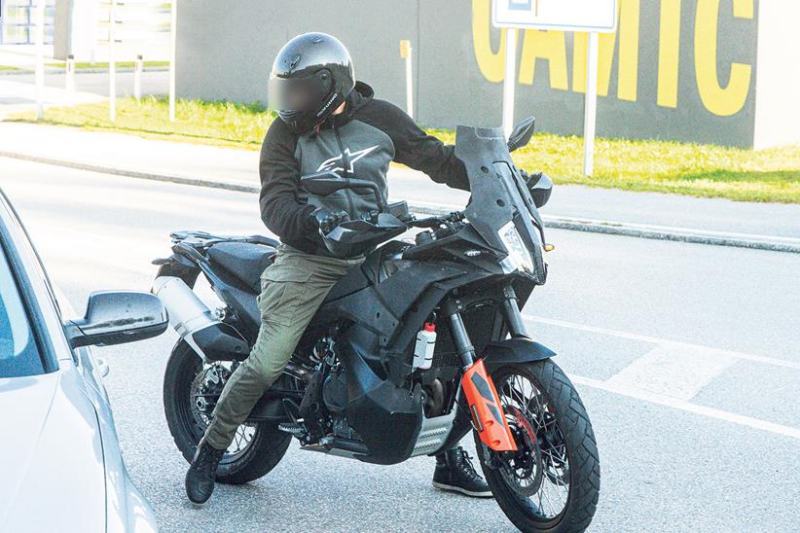 KTM_890_Adventure-spyshot