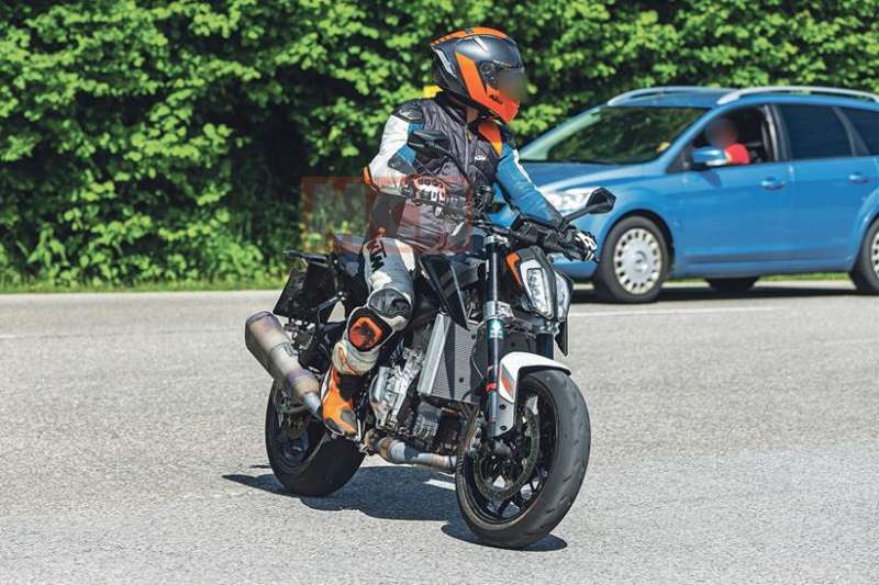 _KTM-990-Duke-2