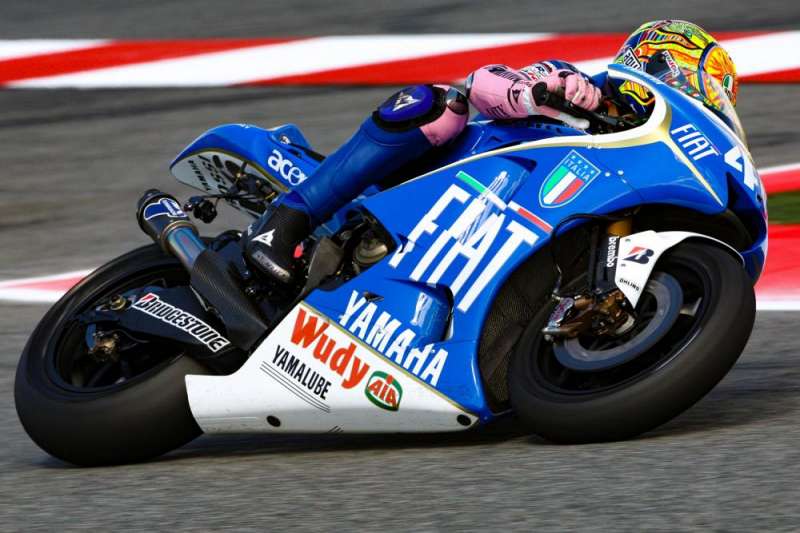 _rossi_yamaha-yzf-m1-2008-1