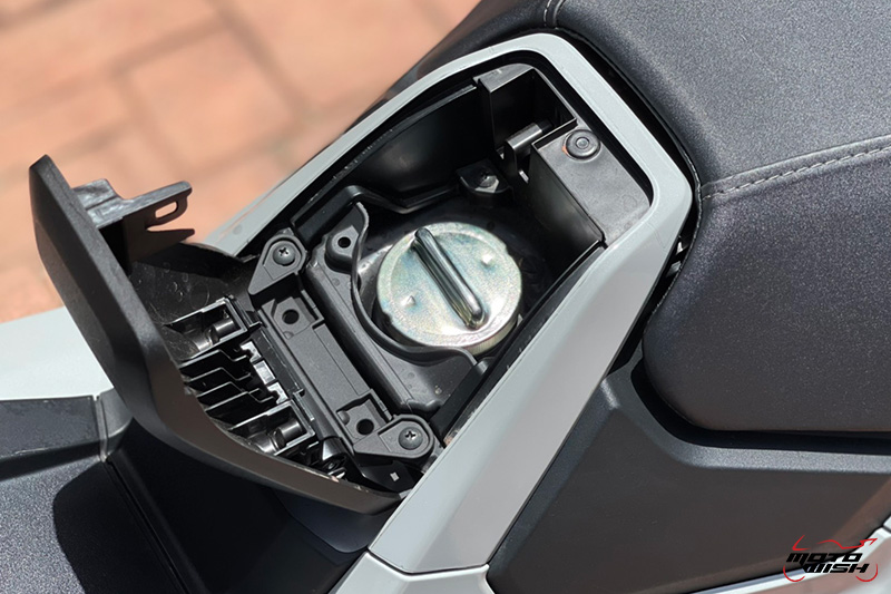Review-Honda-New-XADV750-2021 Fuel Cap