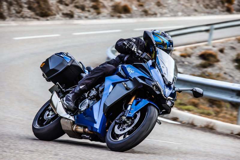 _2022-suzuki-gsx-s1000gt-3