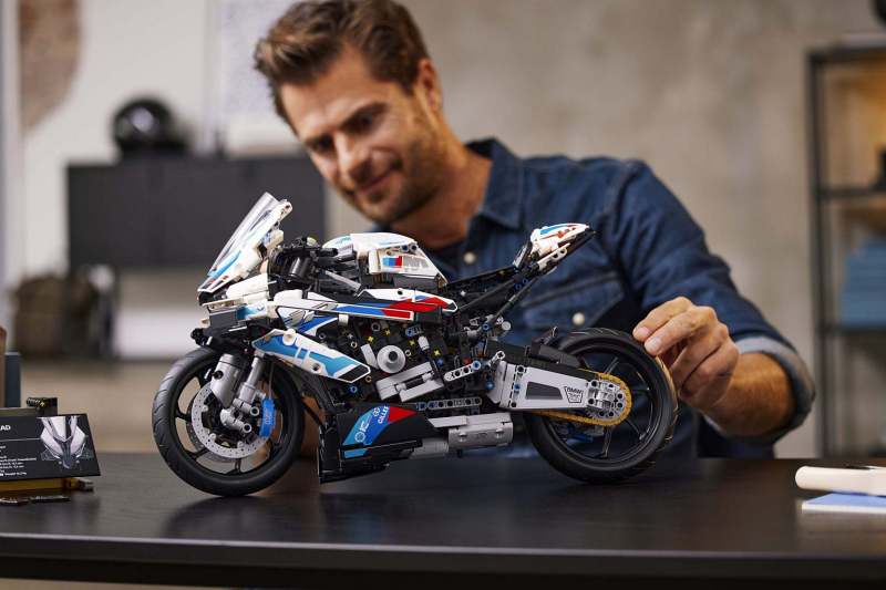 _BMW M1000RR LEGO-2