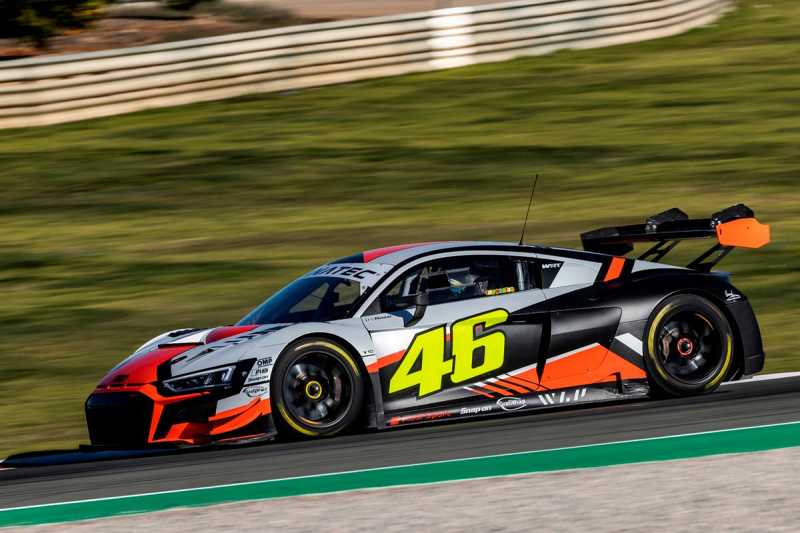 _valentino-rossi-audi-r8-gt