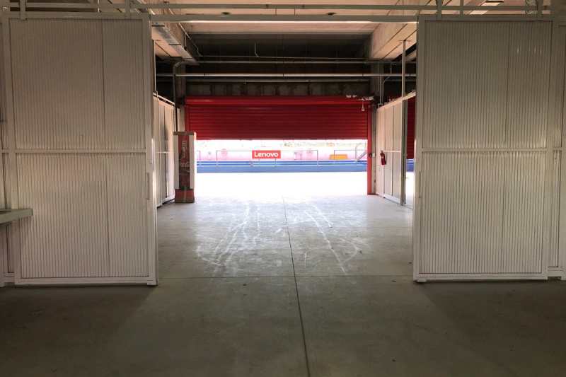 _empty-garages-motogp