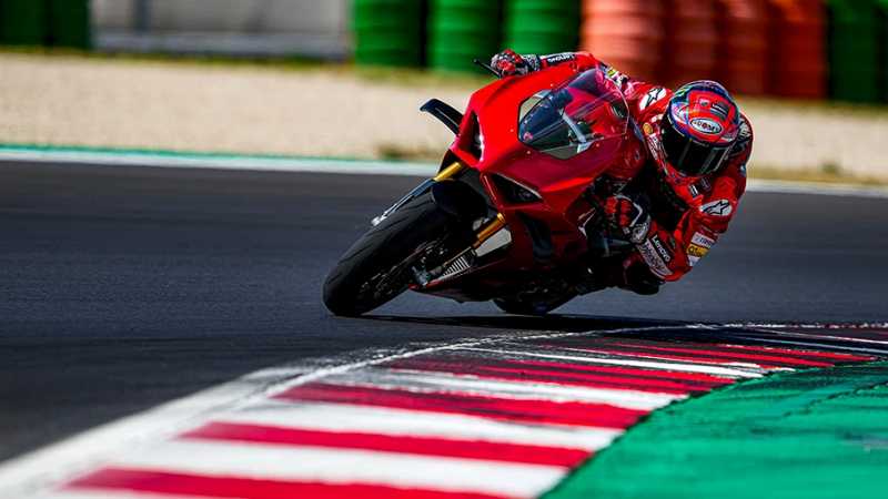 _Ducati Panigale V4-3