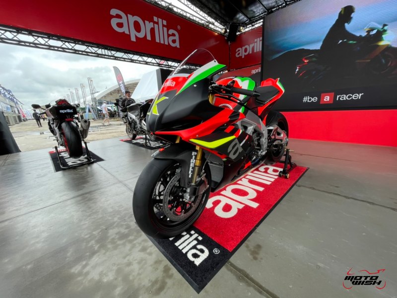 Aprilia RSV4 X