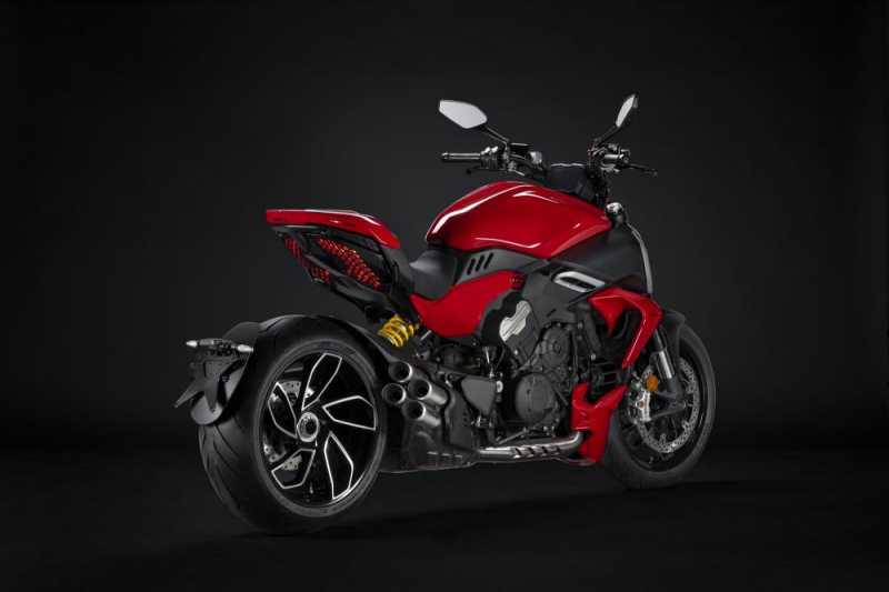 _Ducati Diavel V4 2023-2