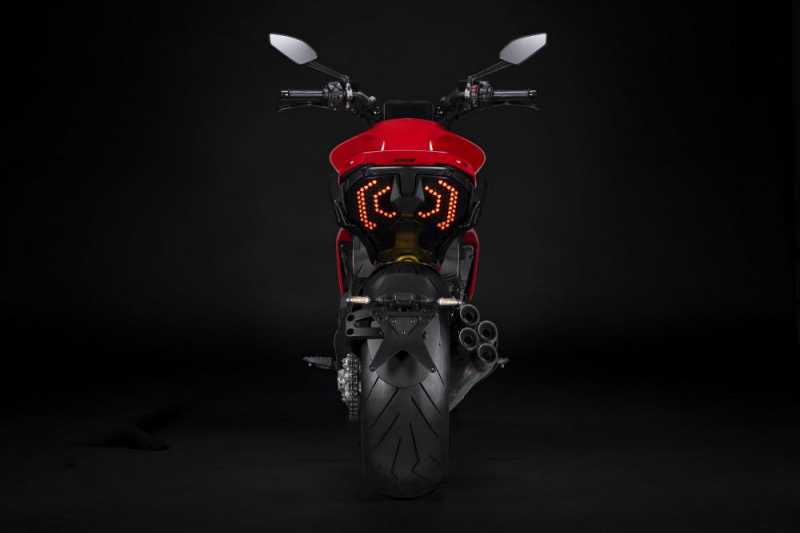 _Ducati Diavel V4 2023-2