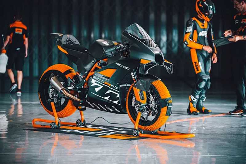 _KTM RC 8C 2023-3