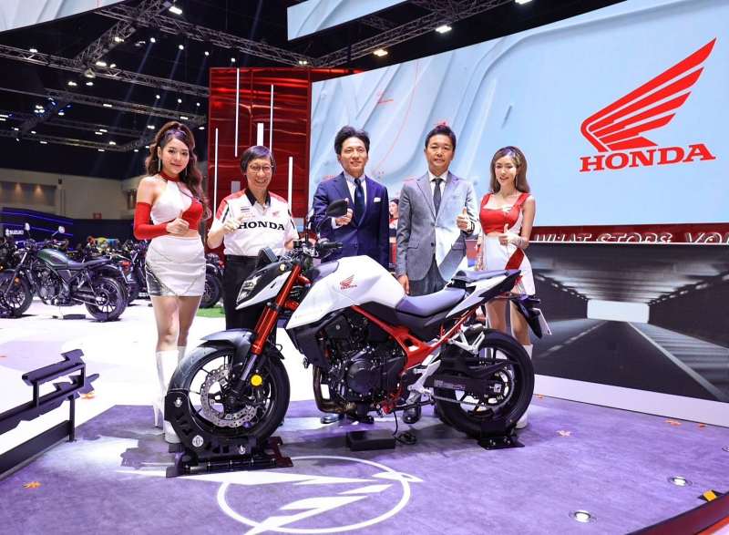 _Honda CB750 Hornet motor show 20231