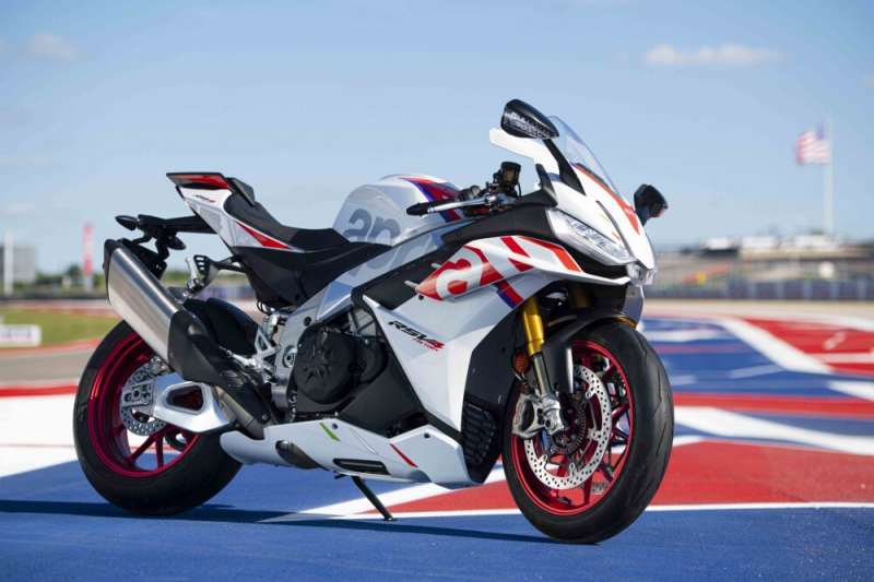 _Aprilia RSV4-Tuono V4 Factory White 2023-3