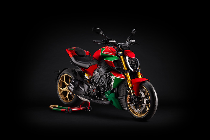 Ducati-Diavel-V4-RS-100-02