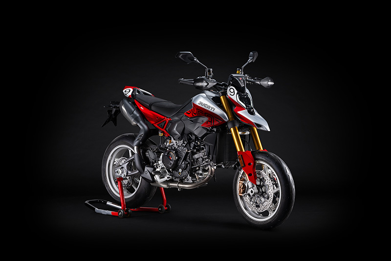 Ducati-Hypermotard-V2-SP-100-02