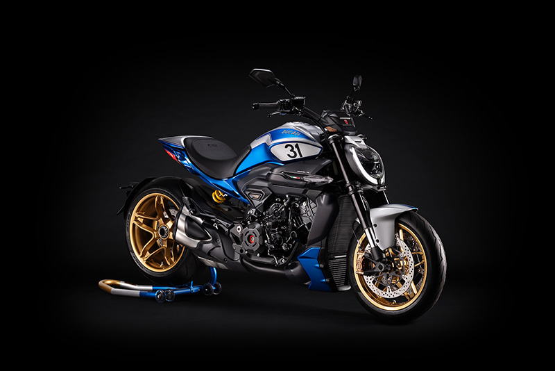 Ducati-XDiavel-V4-100-02