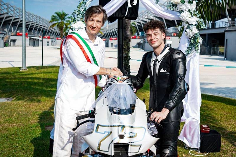 marco-bezzecchi-aprilia-2027-2028-contract-annoucment_0