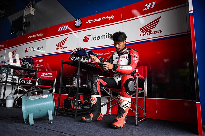 Qualify-BRIC-Superbike-R2-3