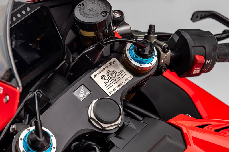 Honda CBR1000RR-R SP : John McGuinness 30th Anniversary Edition